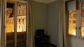 Check-inn Centro Gasthuis Genua